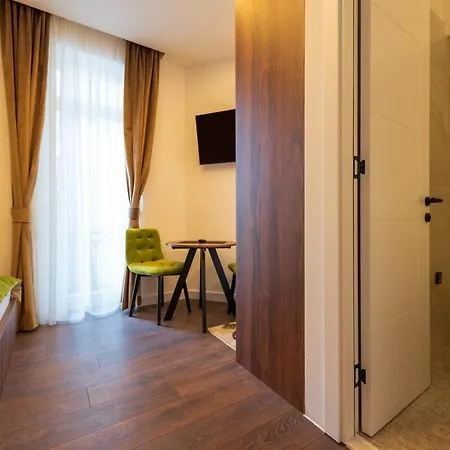 Emerald Free Garage Parking شقة *