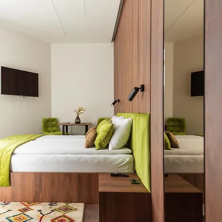 Emerald Free Garage Parking Сараево