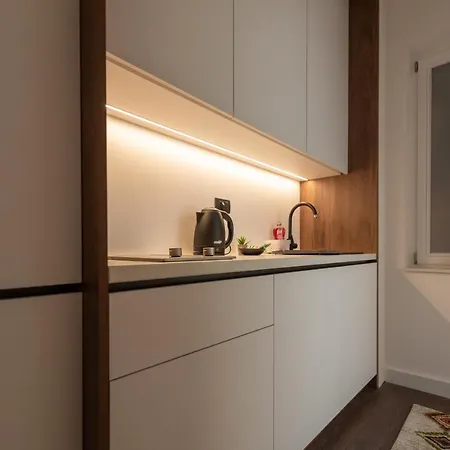 Emerald Free Garage Parking Apartment *