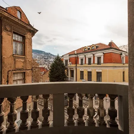 Emerald Free Garage Parking *