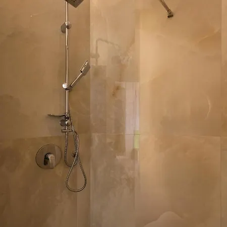 Emerald Free Garage Parking سراييفو