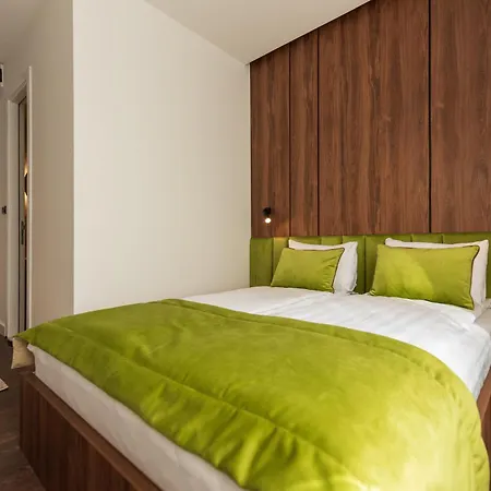 Emerald Free Garage Parking