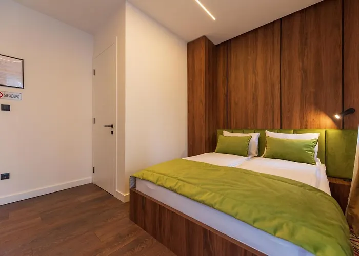 Emerald Free Garage Parking *