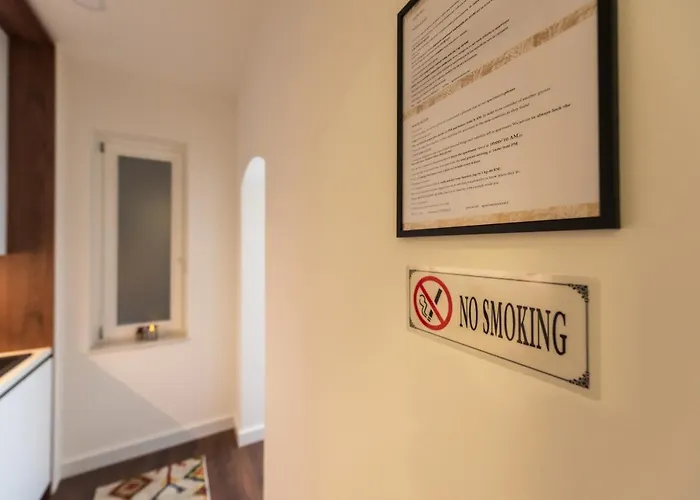 Emerald Free Garage Parking Apartman *