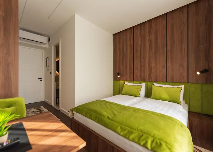 Emerald Free Garage Parking